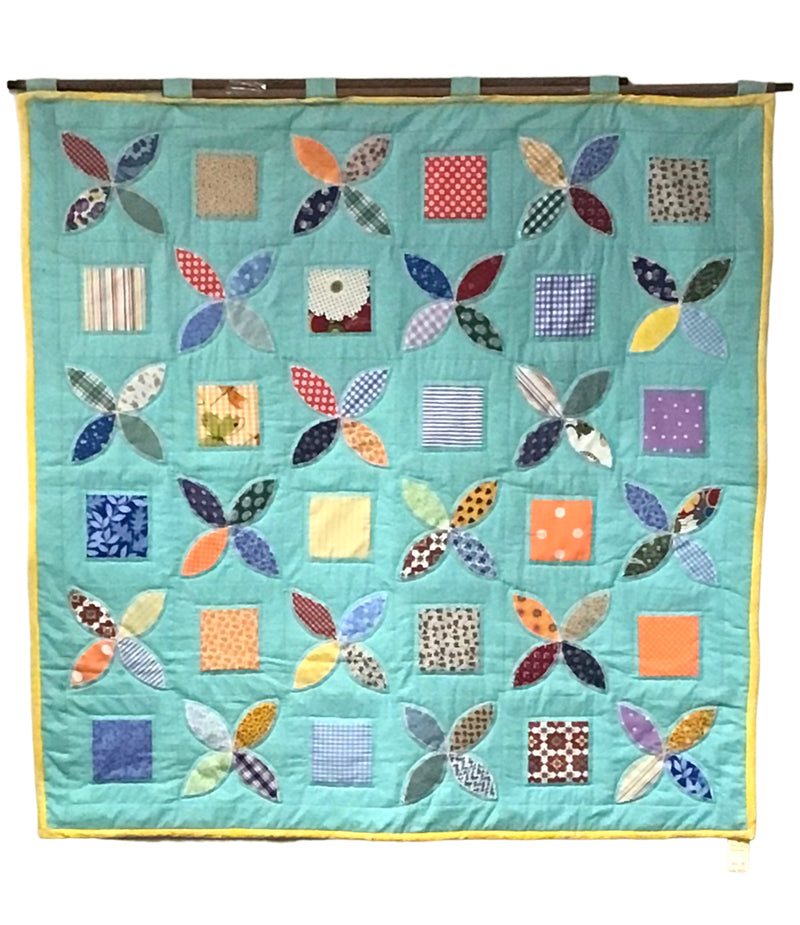 Quilt "Petal Play Appliqué" - Wrap your little one in a warm hug or brighten up a wall in your home!