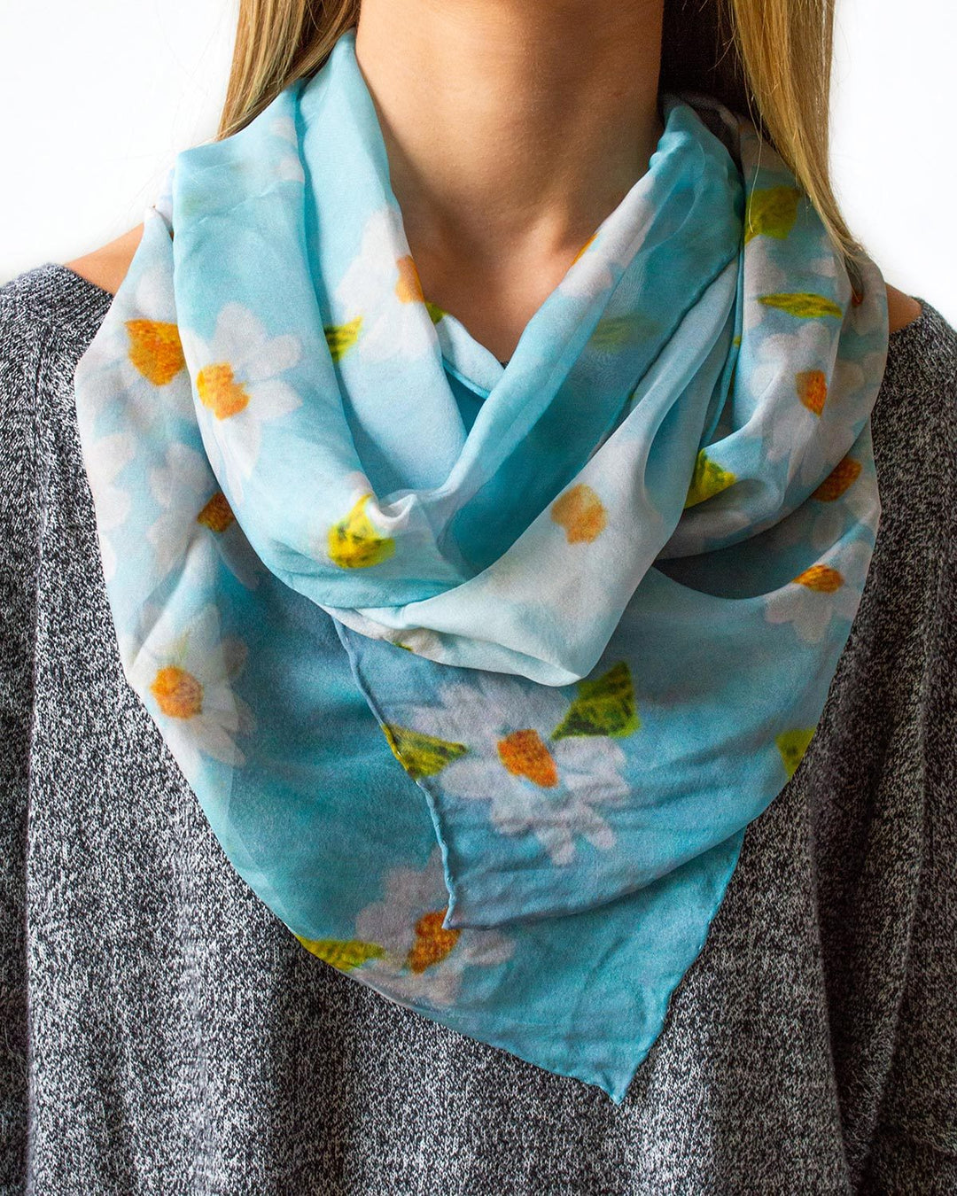 Daisy Scarf Everyone's favorite flower makes a fashion statement