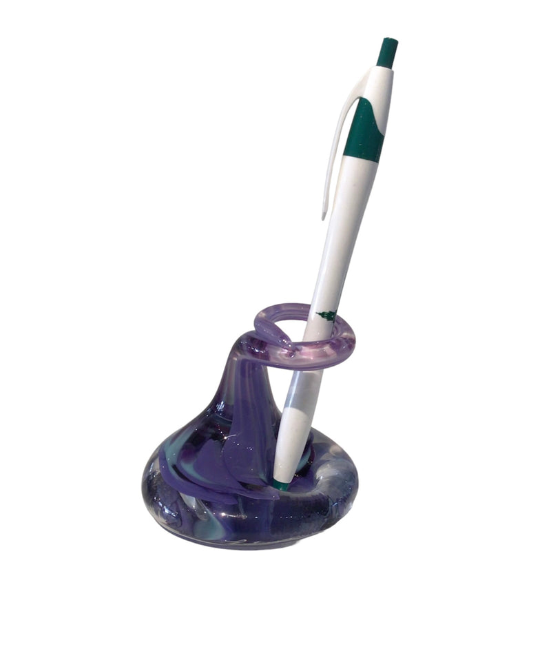 Large "Kiss" Pen Holder - Say goodbye to boring desk accessories and hello to elegance with our handblown glass pen holder!